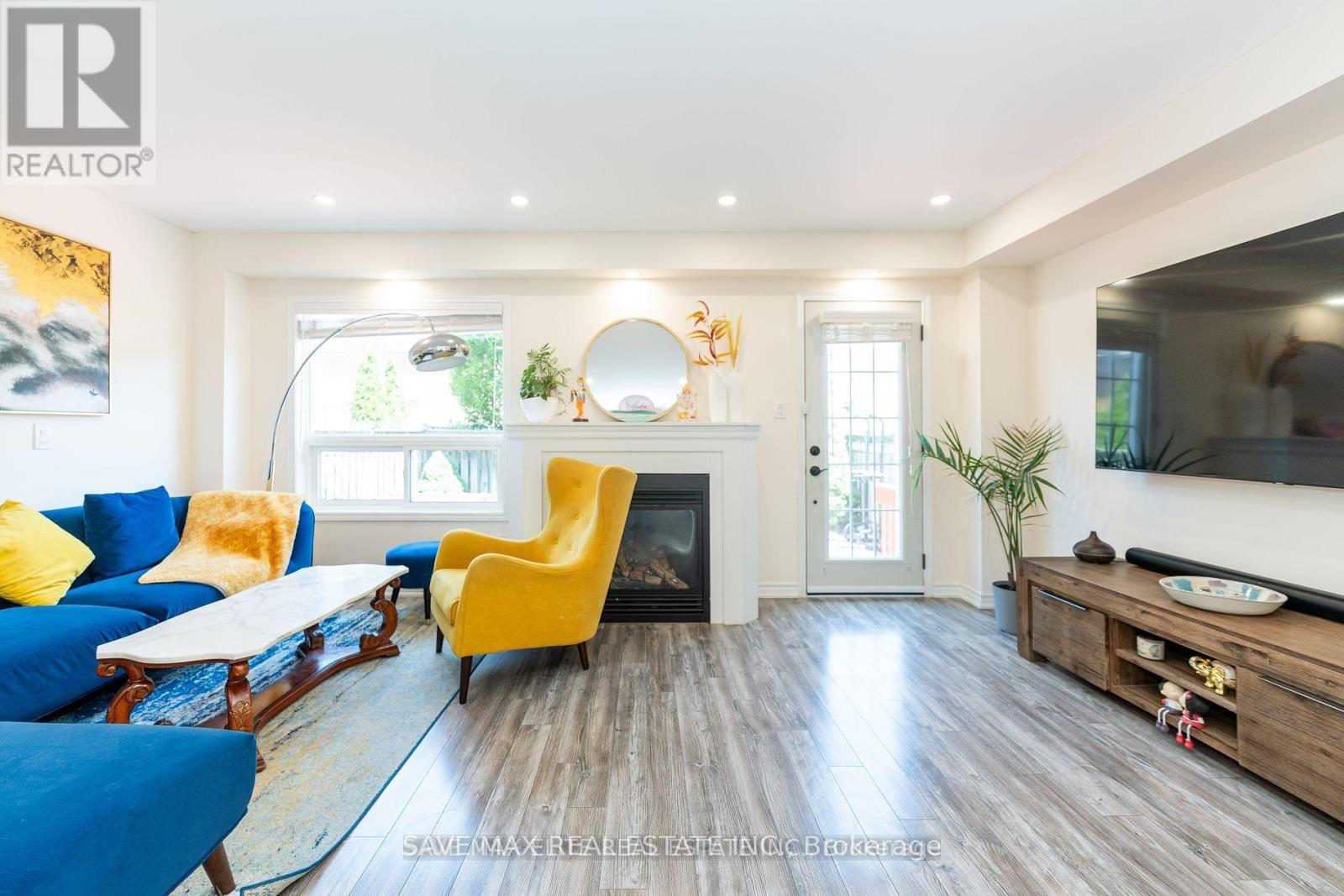 5549 Katy Gate, Mississauga, Ontario  L5M 7M9 - Photo 6 - W12432874