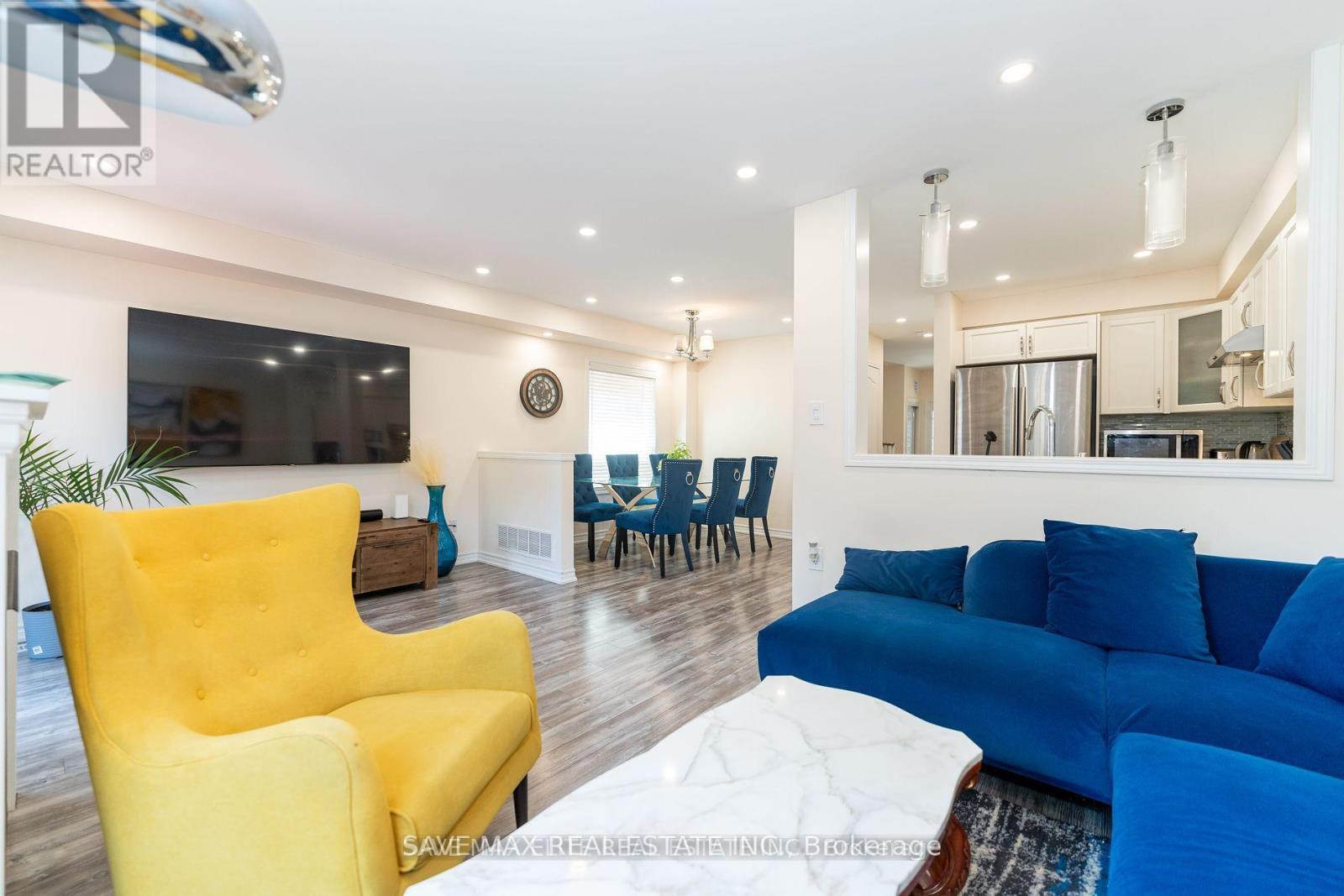 5549 Katy Gate, Mississauga, Ontario  L5M 7M9 - Photo 7 - W12432874