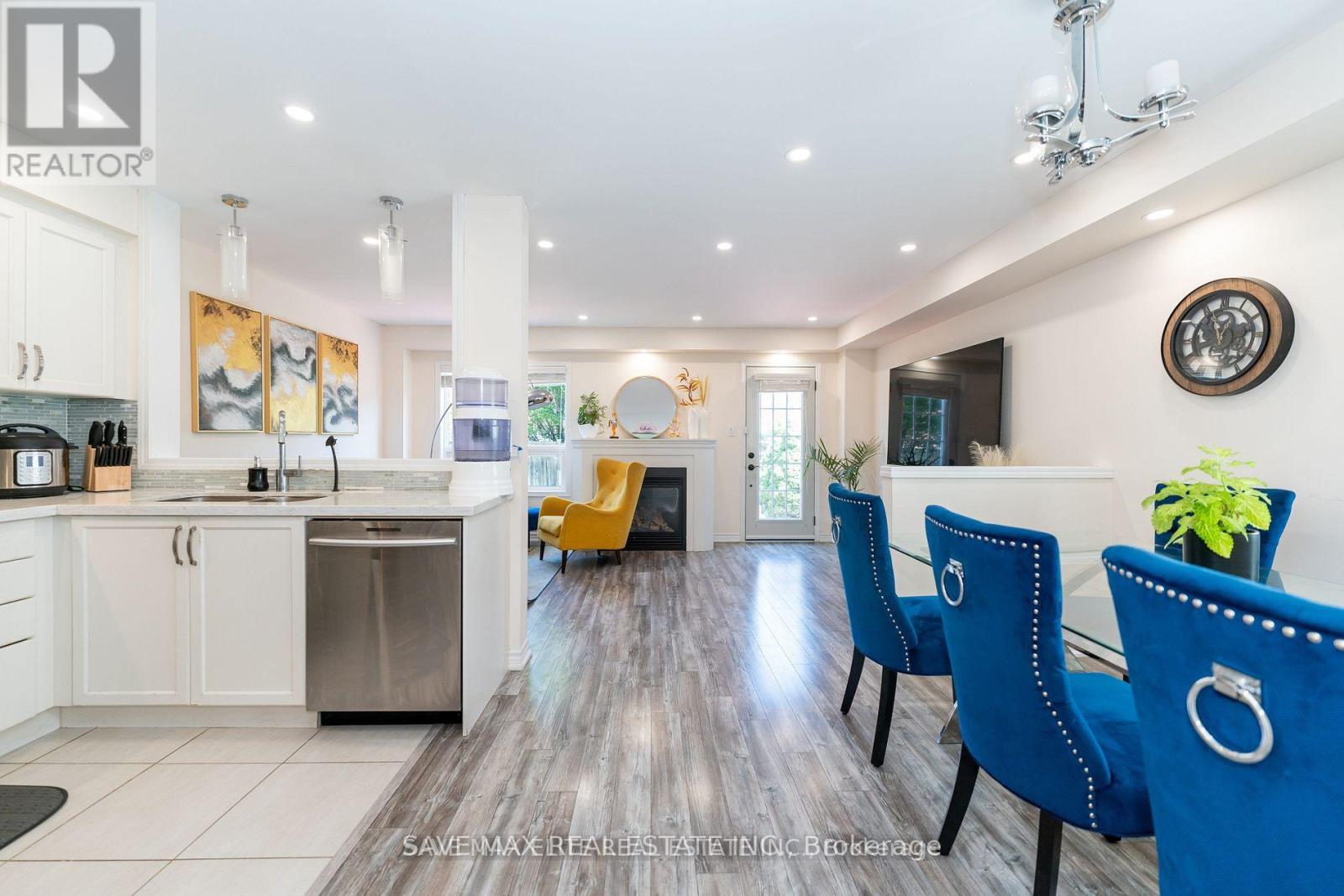 5549 Katy Gate, Mississauga, Ontario  L5M 7M9 - Photo 9 - W12432874