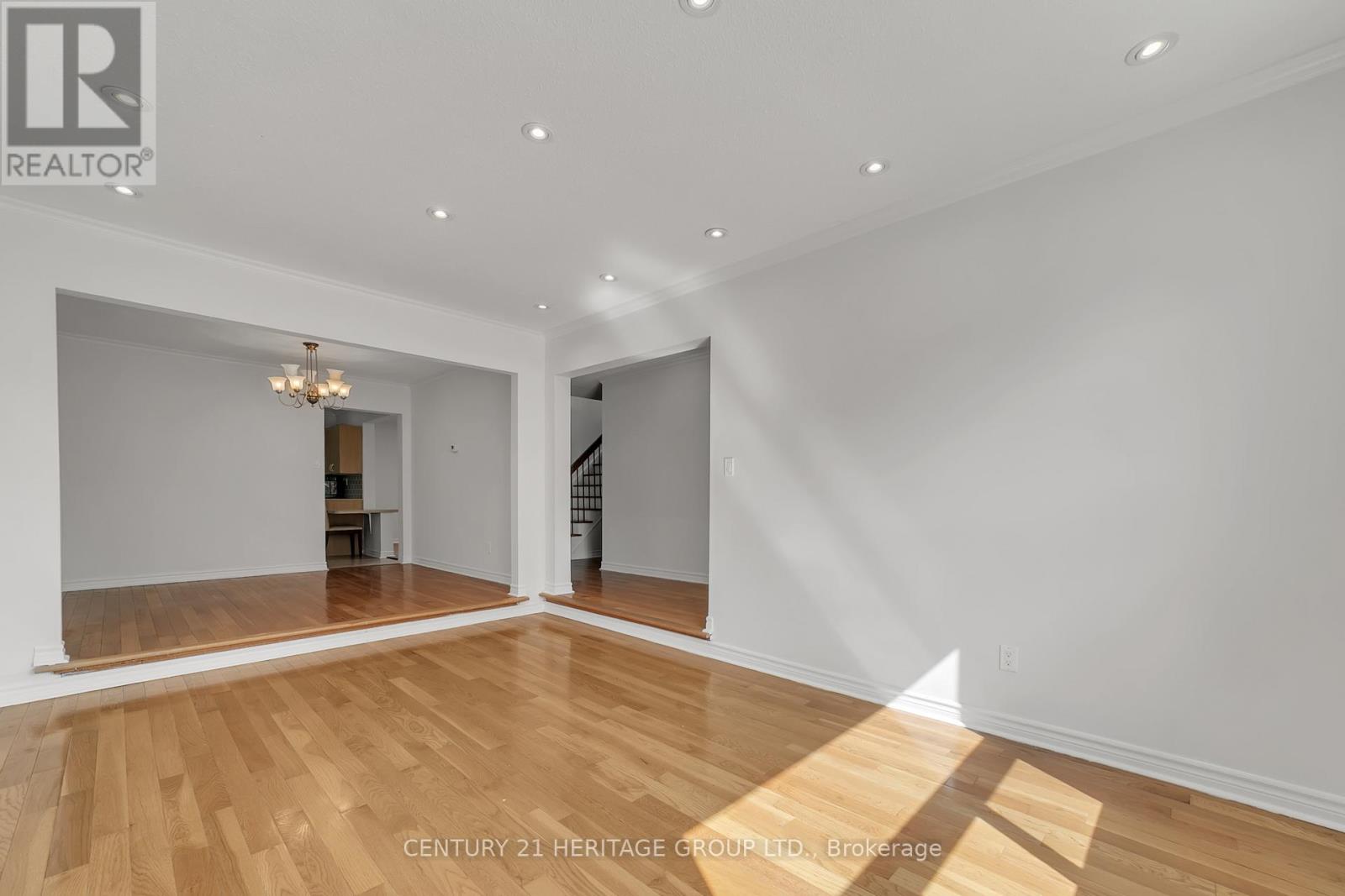 Main & Upper - 24 Springhead Gardens, Richmond Hill, Ontario  L4C 5B9 - Photo 10 - N12432884