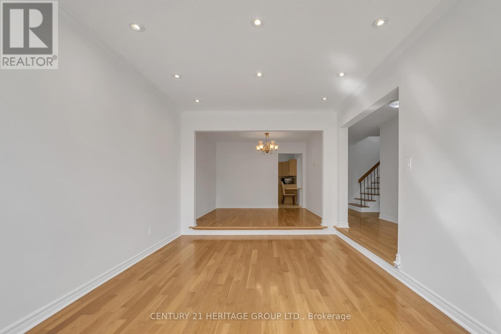 Main & Upper - 24 Springhead Gardens, Richmond Hill, Ontario  L4C 5B9 - Photo 11 - N12432884