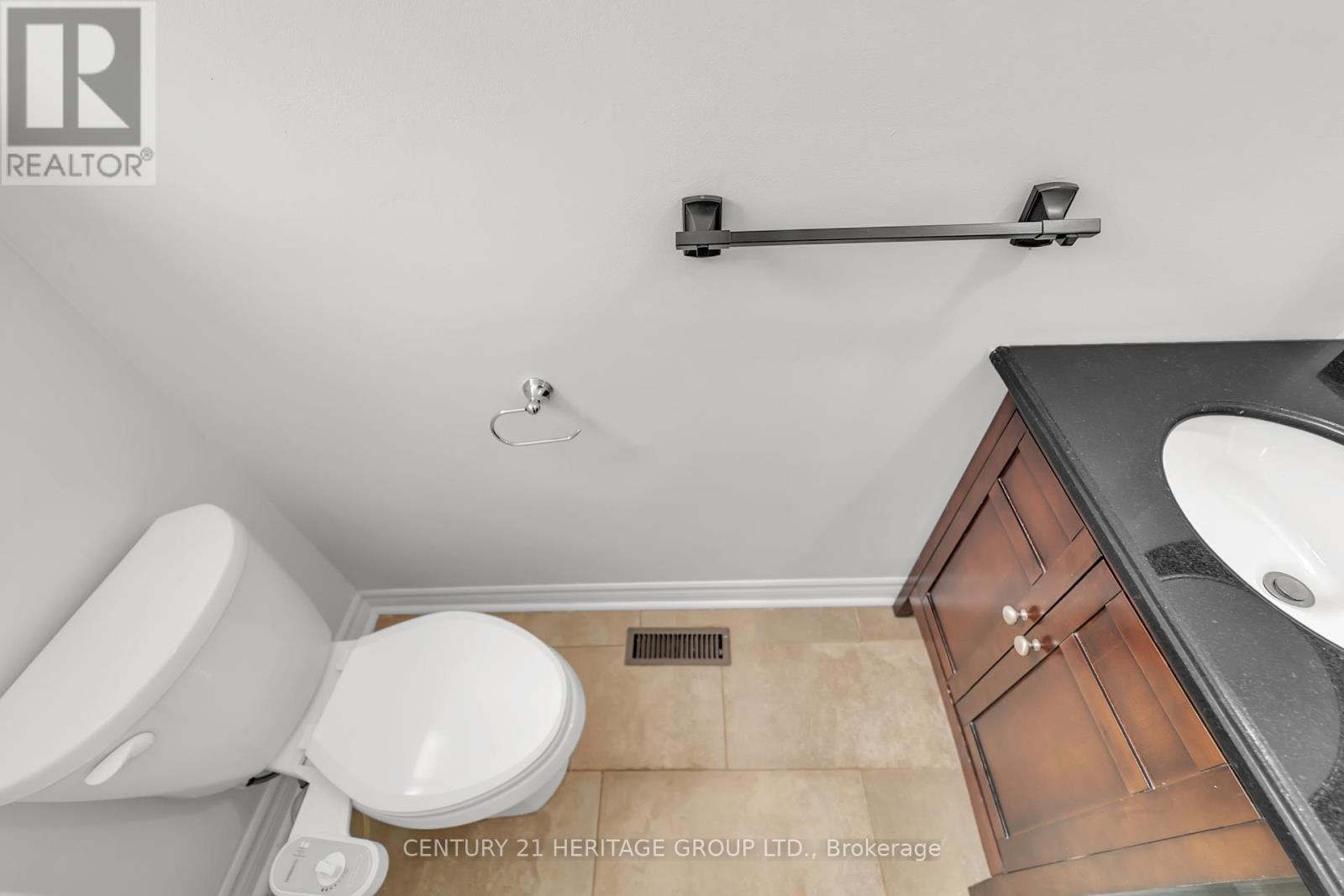 Main & Upper - 24 Springhead Gardens, Richmond Hill, Ontario  L4C 5B9 - Photo 17 - N12432884