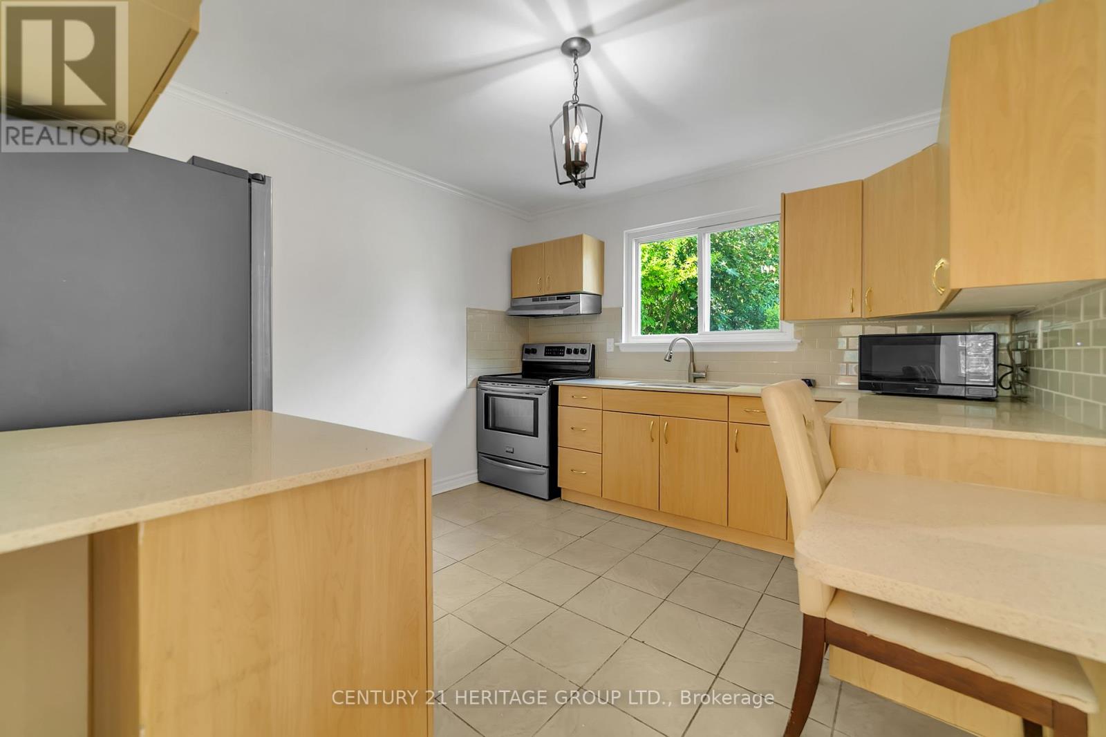 Main & Upper - 24 Springhead Gardens, Richmond Hill, Ontario  L4C 5B9 - Photo 24 - N12432884