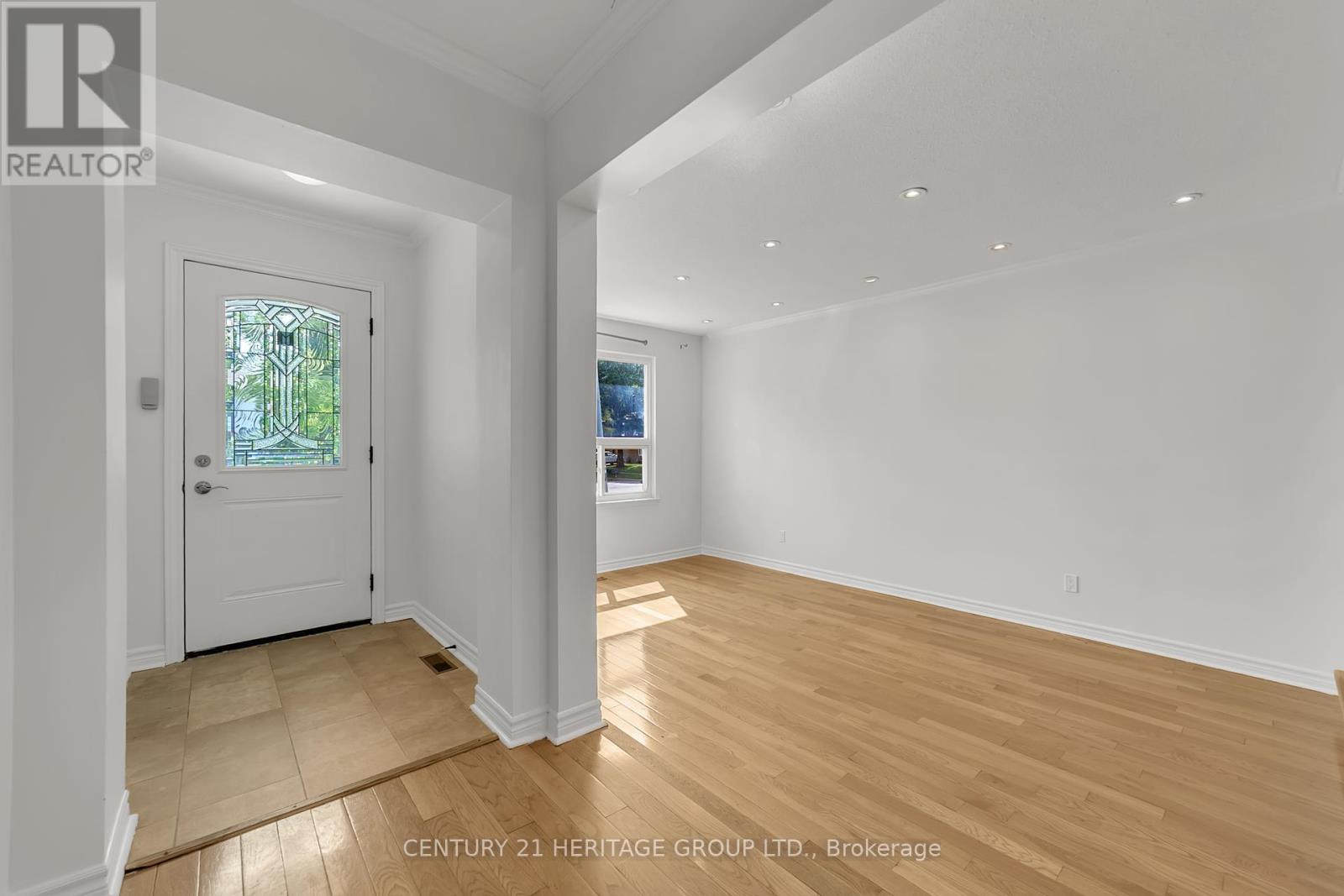 Main & Upper - 24 Springhead Gardens, Richmond Hill, Ontario  L4C 5B9 - Photo 7 - N12432884