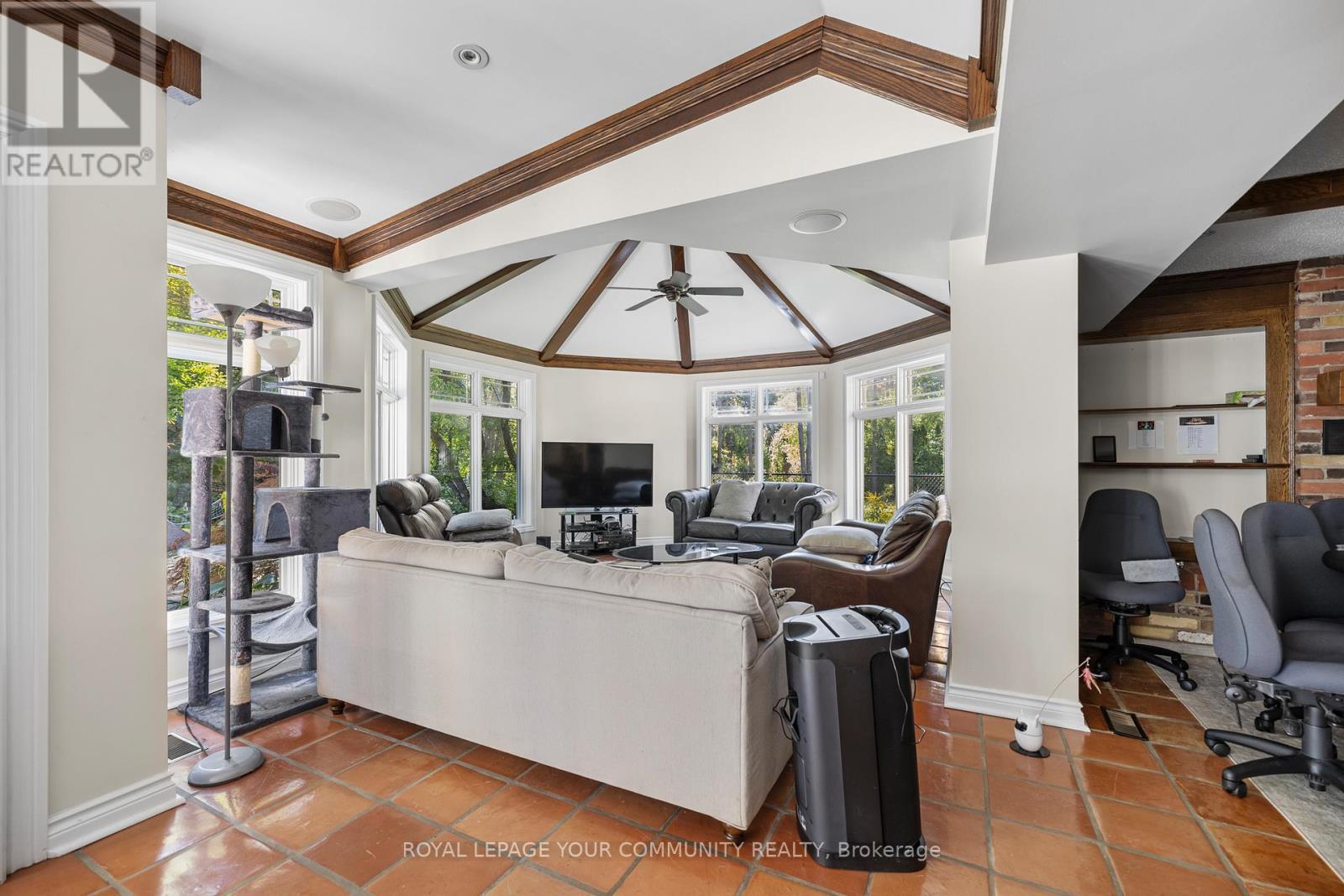 52 Beaufort Hills Road, Richmond Hill, Ontario  L4E 2N1 - Photo 11 - N12432903