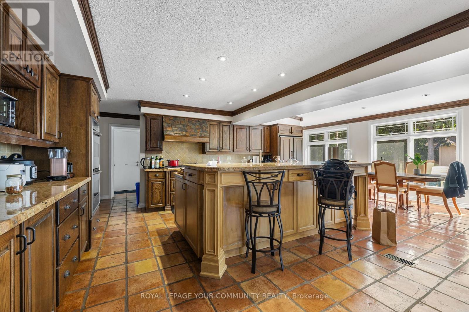 52 Beaufort Hills Road, Richmond Hill, Ontario  L4E 2N1 - Photo 15 - N12432903