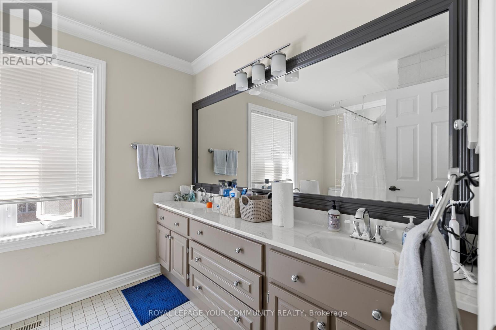 52 Beaufort Hills Road, Richmond Hill, Ontario  L4E 2N1 - Photo 20 - N12432903