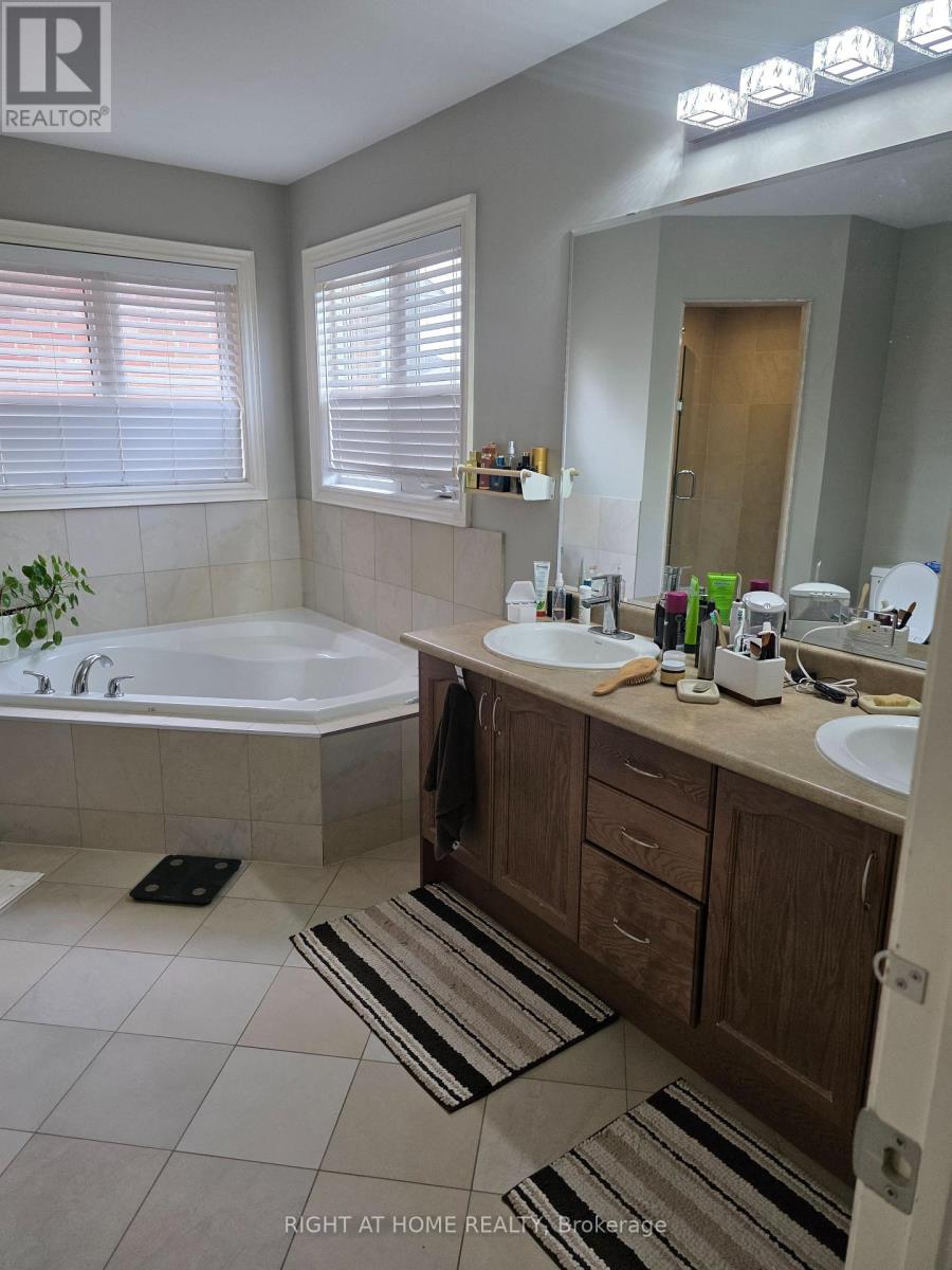 56 Stark Crescent, Vaughan, Ontario  L4H 0J4 - Photo 18 - N12432916