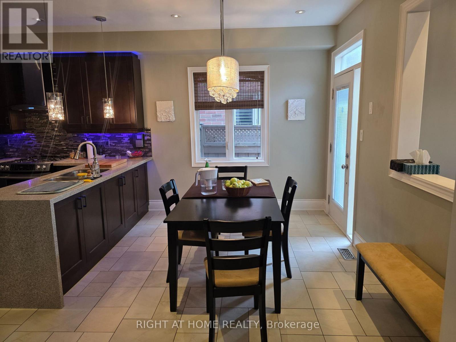 56 Stark Crescent, Vaughan, Ontario  L4H 0J4 - Photo 6 - N12432916