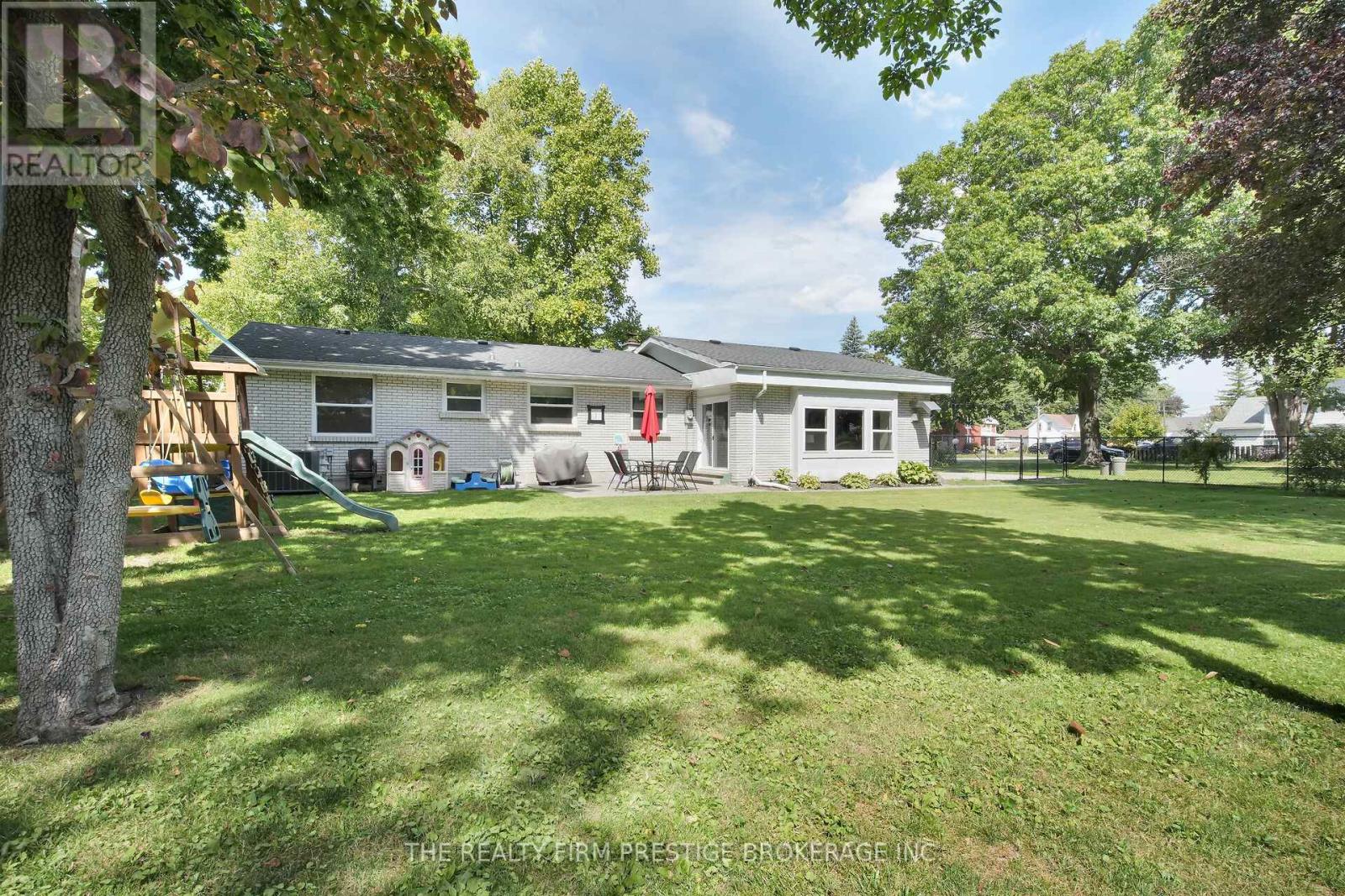 204 Main Street, West Elgin, Ontario  N0L 2P0 - Photo 24 - X12432989