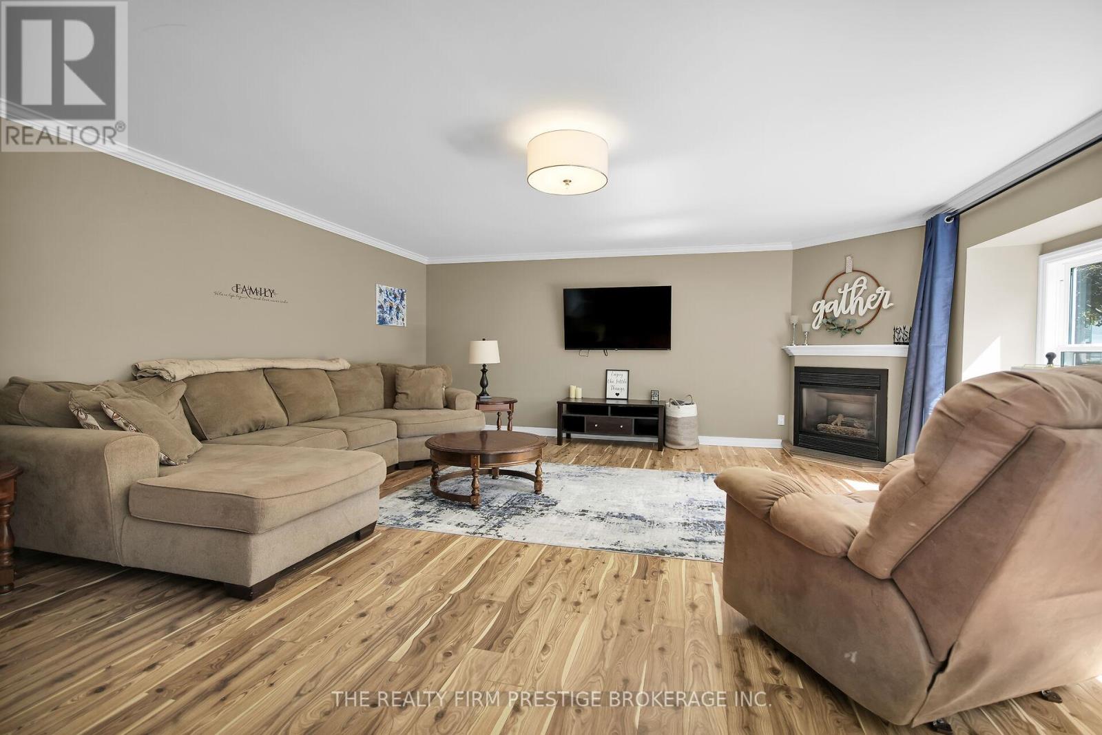 204 Main Street, West Elgin, Ontario  N0L 2P0 - Photo 13 - X12432989