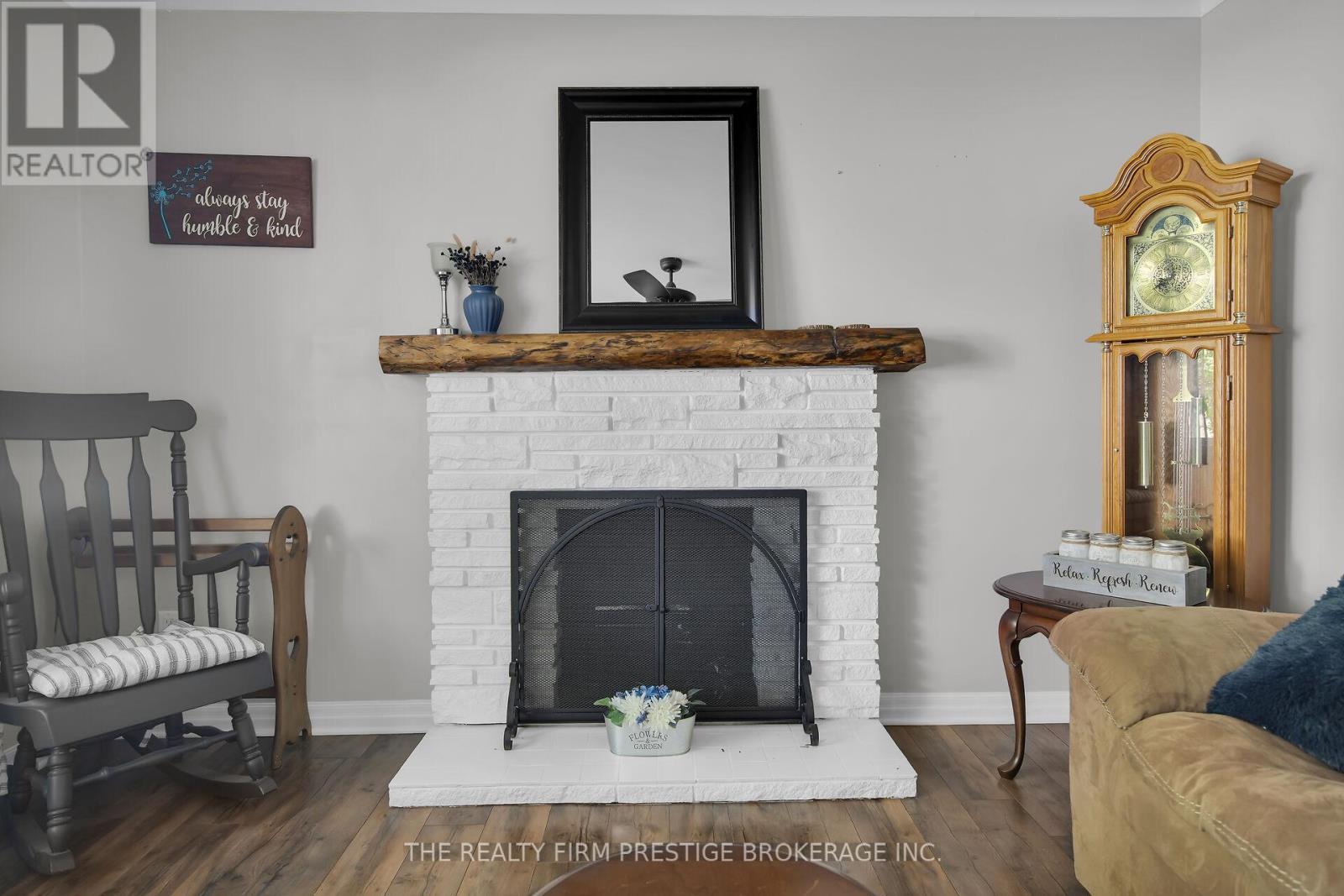 204 Main Street, West Elgin, Ontario  N0L 2P0 - Photo 5 - X12432989