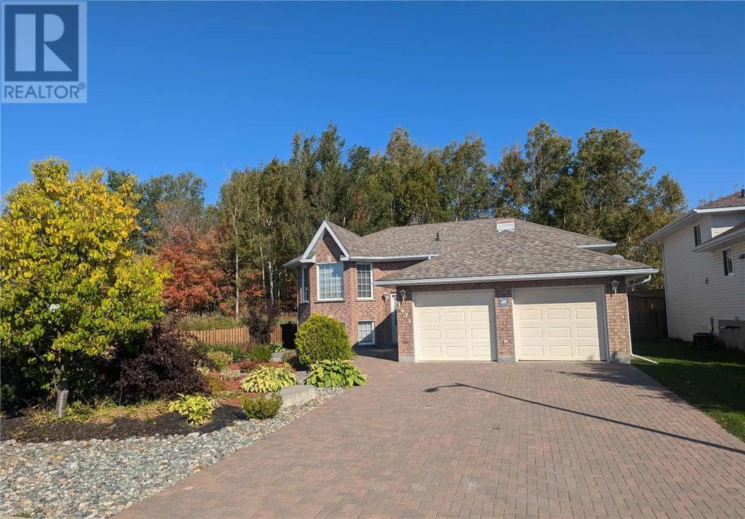 1676 Agincourt Avenue, Sudbury, Ontario