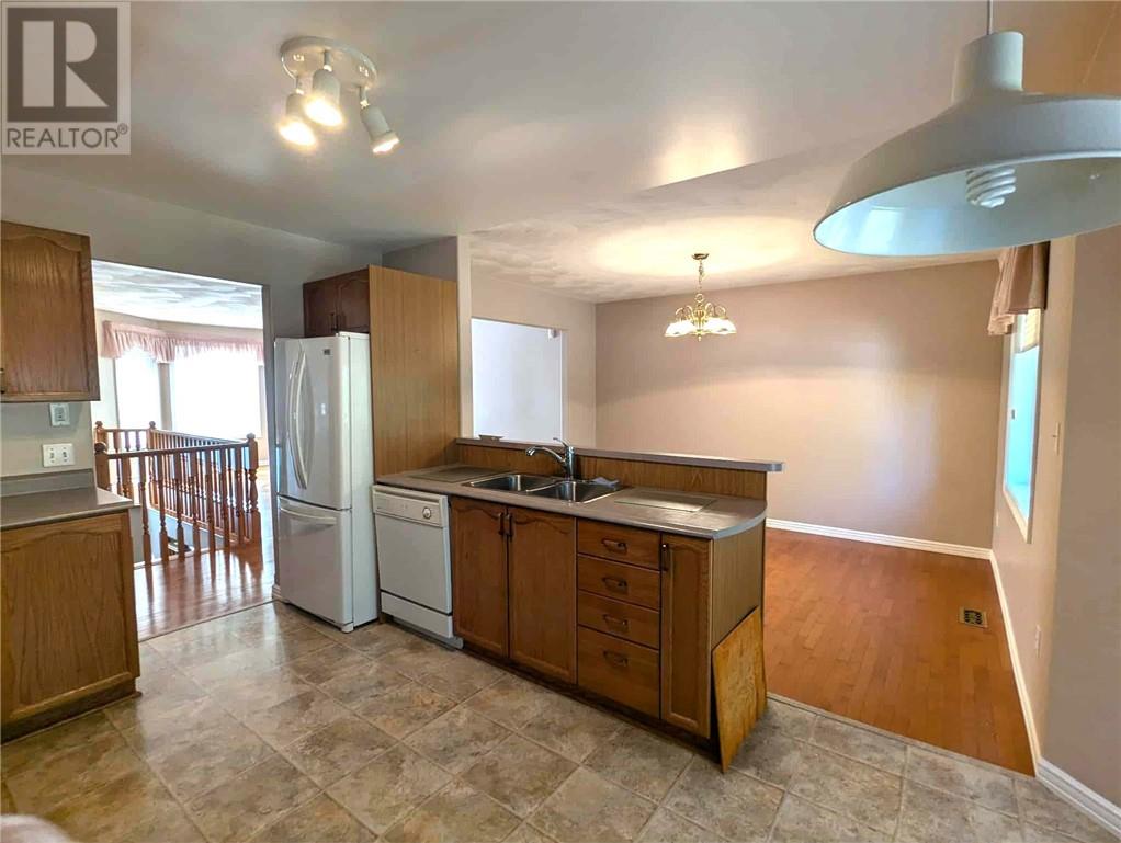 1676 Agincourt Avenue, Sudbury, Ontario  P3A 5Y1 - Photo 7 - 2124966