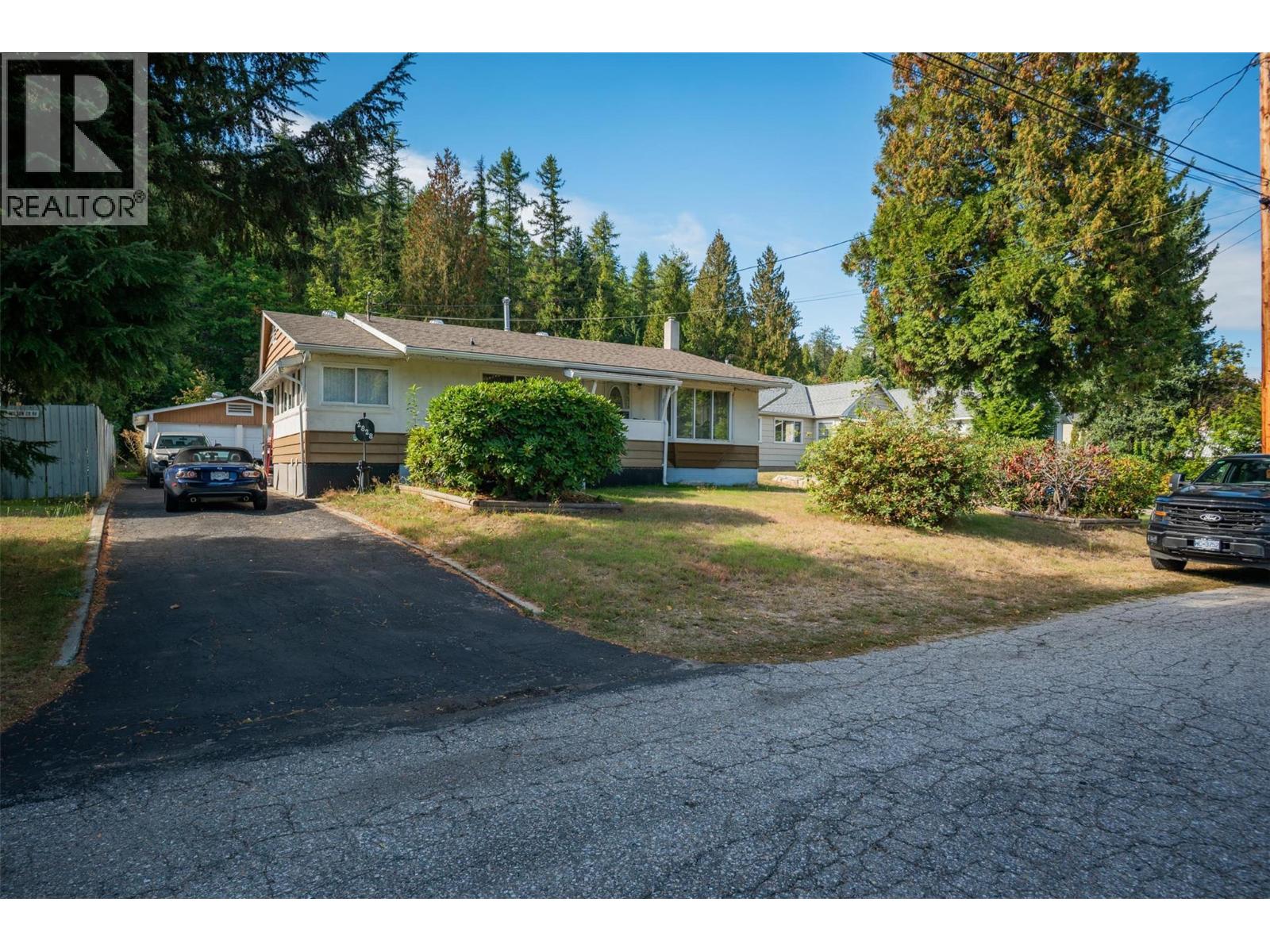 2828 9th Avenue, castlegar, British Columbia