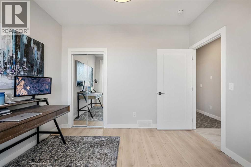 8149 8 Avenue Sw, Calgary, Alberta  T3H 6H9 - Photo 7 - A2251334