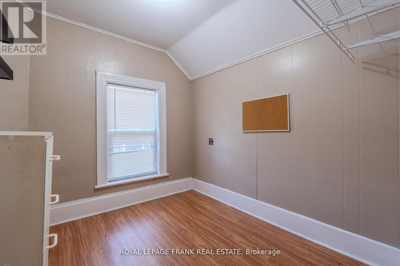 87 Durham Street W, Kawartha Lakes, Ontario  K9V 2P8 - Photo 14 - X12433049