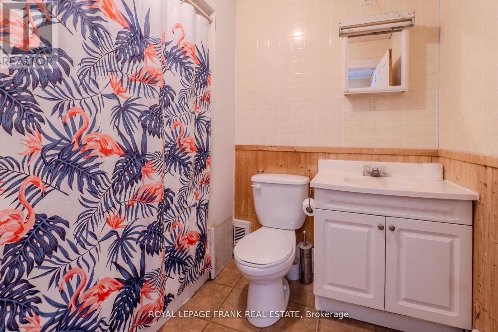 87 Durham Street W, Kawartha Lakes, Ontario  K9V 2P8 - Photo 15 - X12433049