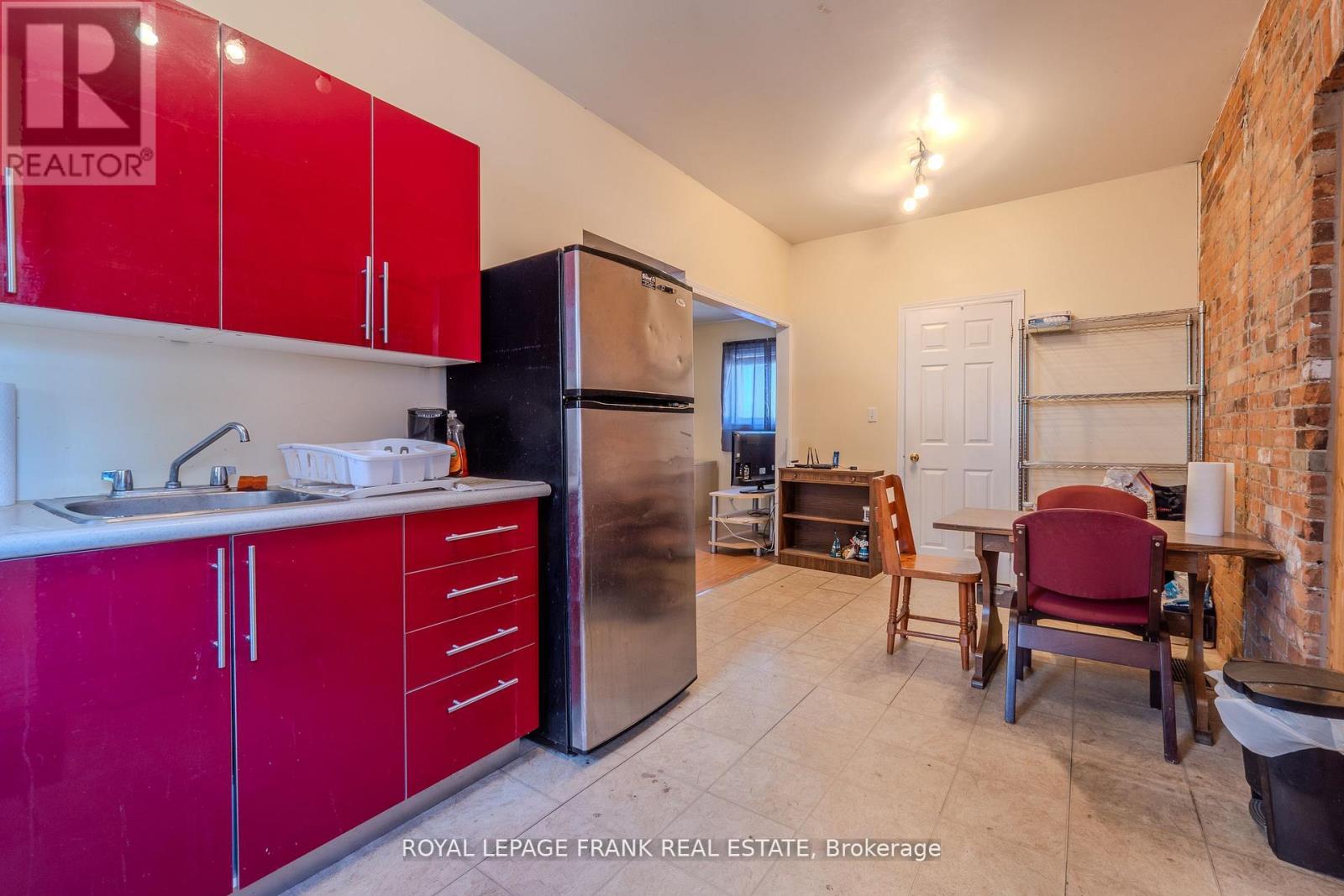 87 Durham Street W, Kawartha Lakes, Ontario  K9V 2P8 - Photo 18 - X12433049