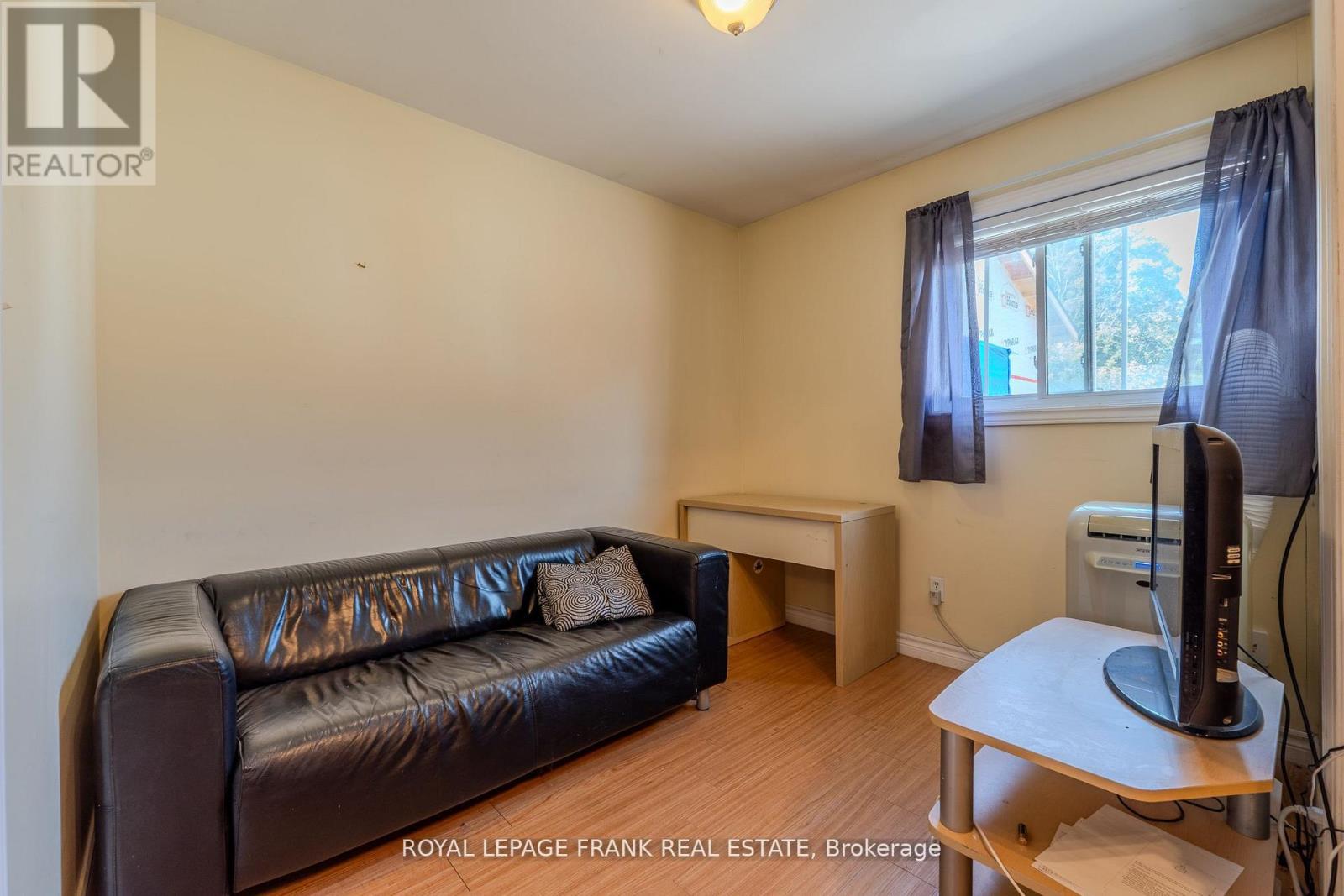 87 Durham Street W, Kawartha Lakes, Ontario  K9V 2P8 - Photo 24 - X12433049