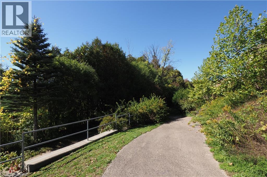 550 Landgren Court, Kitchener, Ontario N2A 0G8 - Photo 38 - 40774214