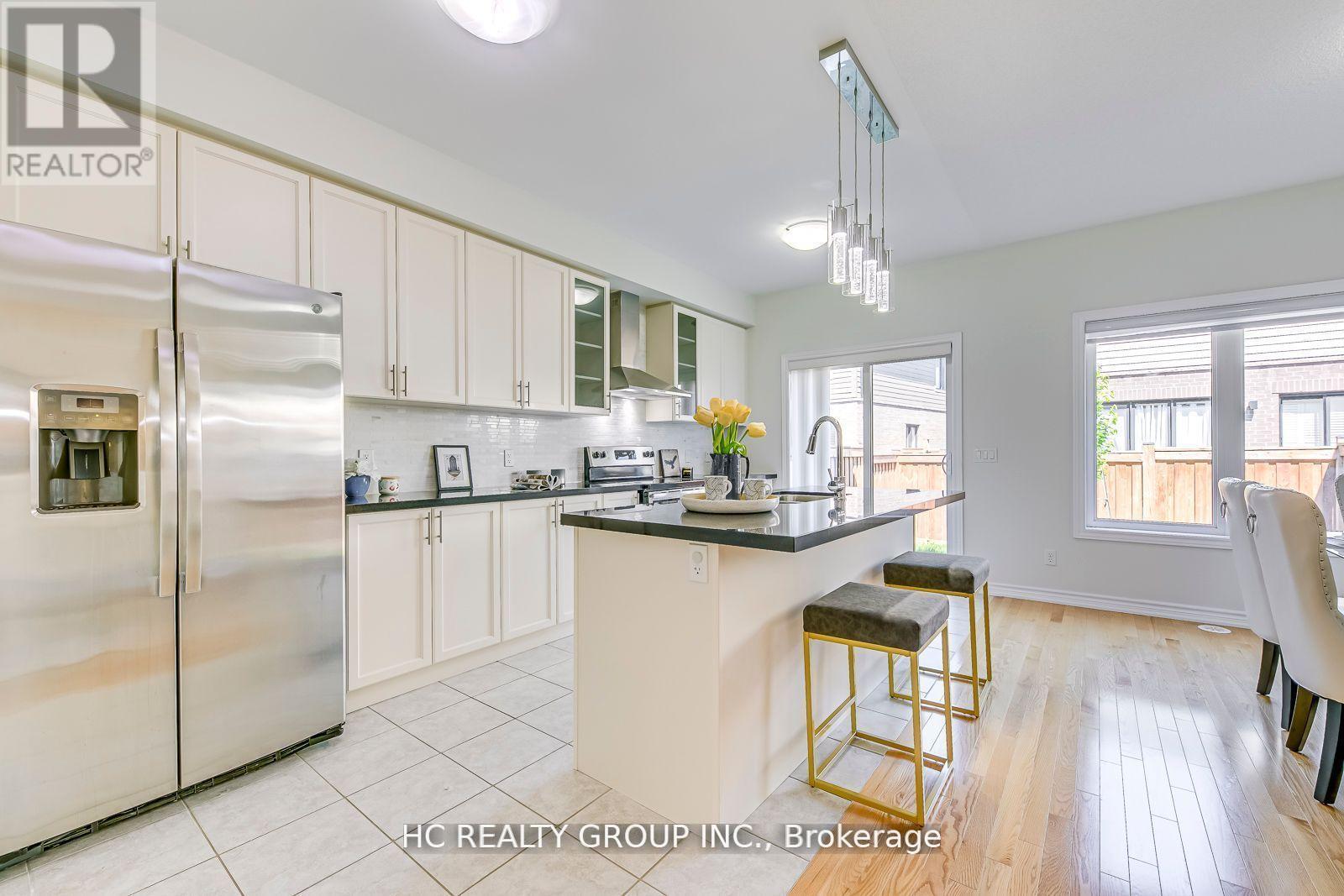 385 Athabasca Common, Oakville, Ontario  L6H 0R5 - Photo 11 - W12432888