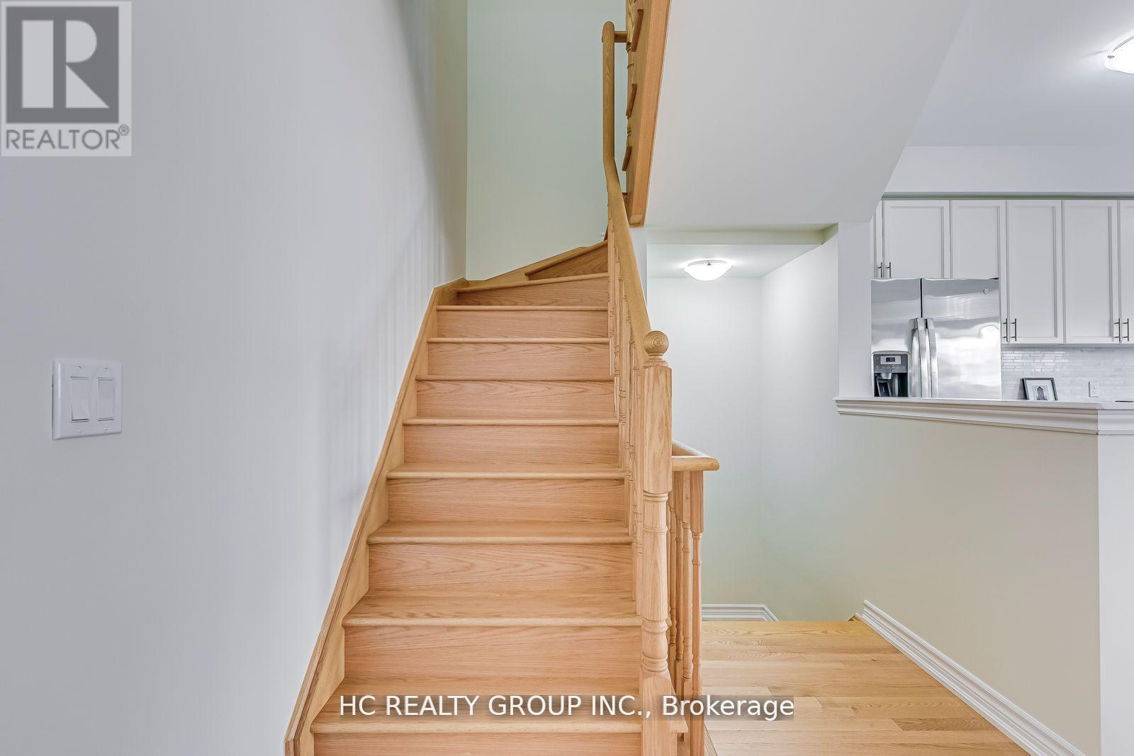 385 Athabasca Common, Oakville, Ontario  L6H 0R5 - Photo 16 - W12432888