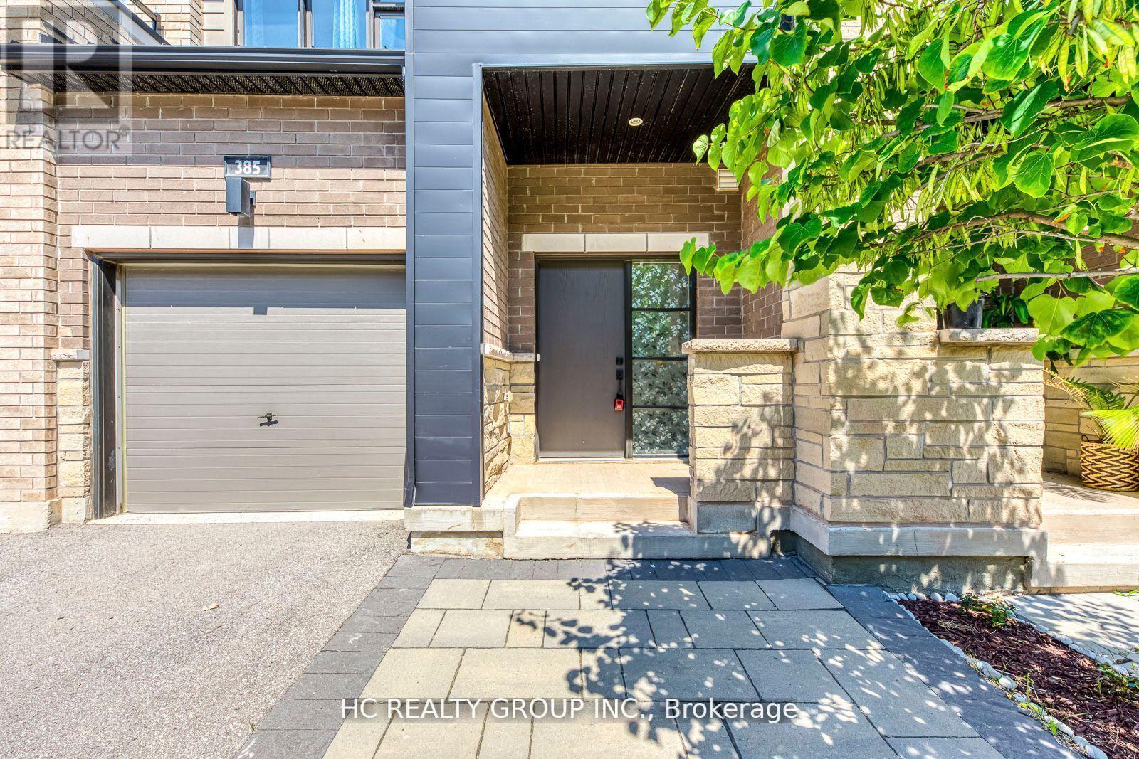385 Athabasca Common, Oakville, Ontario  L6H 0R5 - Photo 2 - W12432888