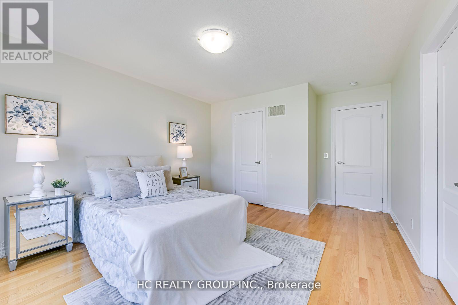 385 Athabasca Common, Oakville, Ontario  L6H 0R5 - Photo 21 - W12432888