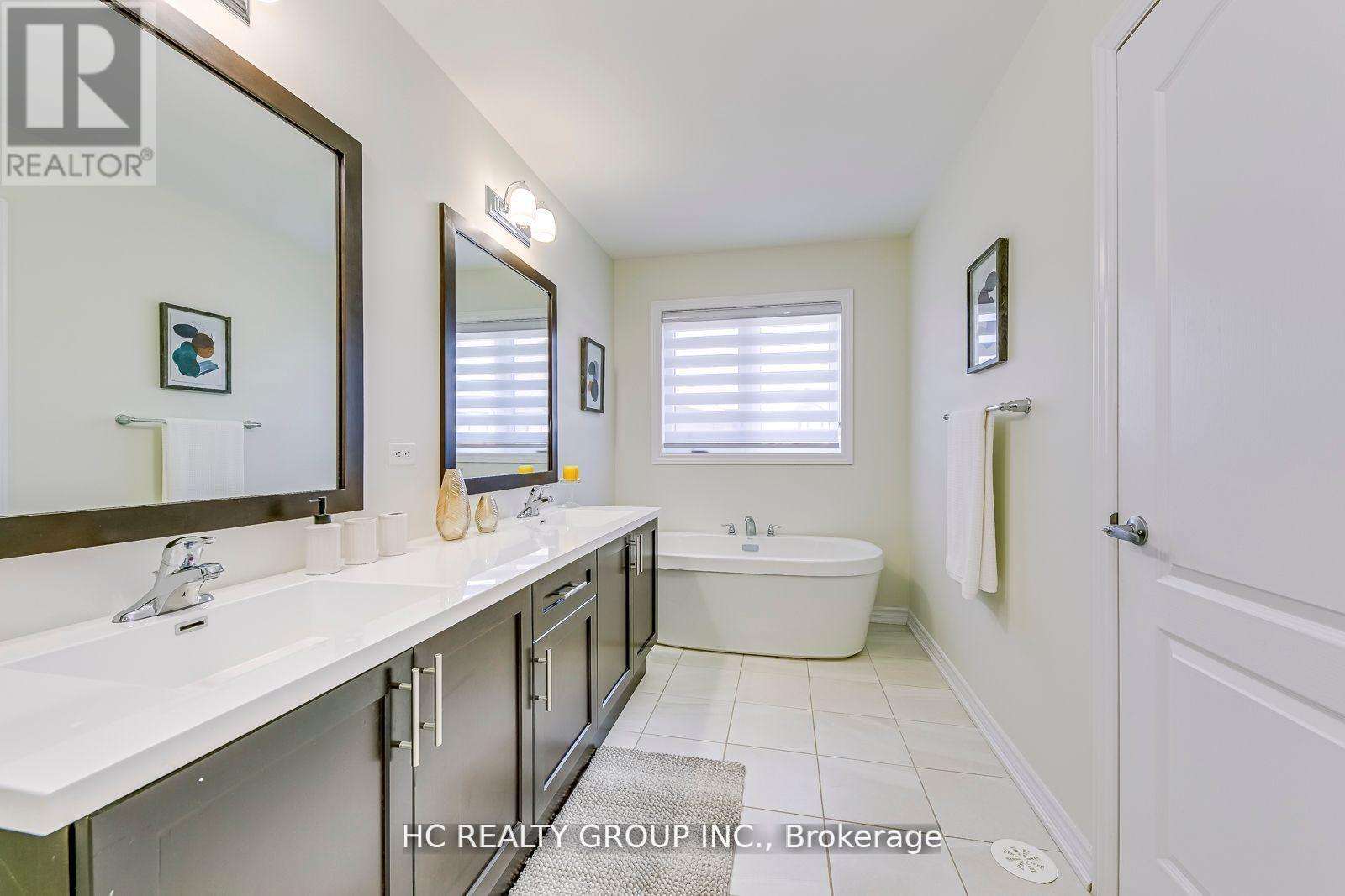 385 Athabasca Common, Oakville, Ontario  L6H 0R5 - Photo 23 - W12432888