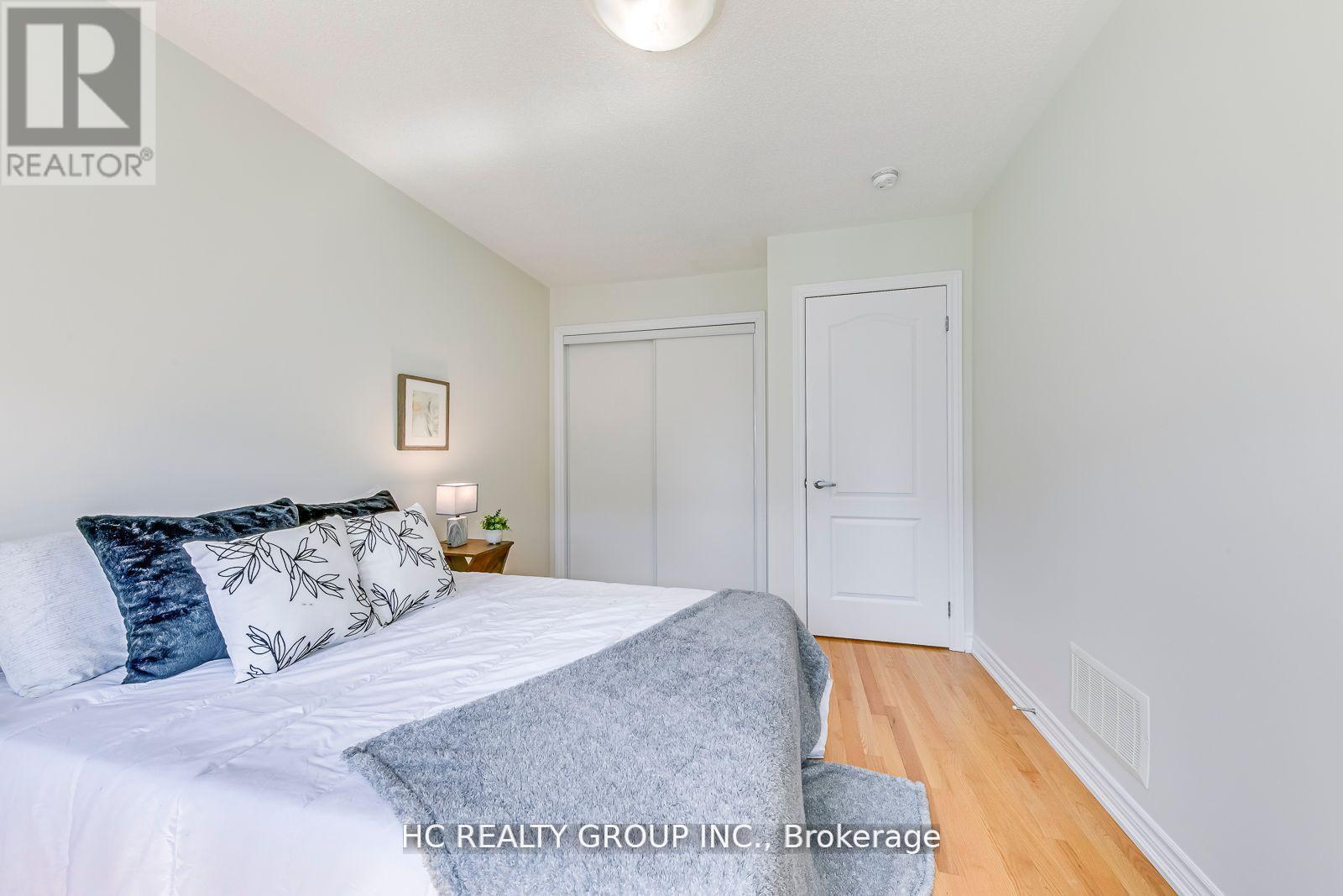 385 Athabasca Common, Oakville, Ontario  L6H 0R5 - Photo 26 - W12432888