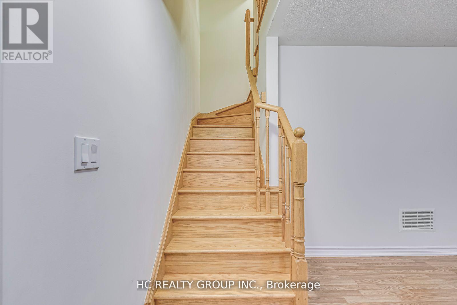 385 Athabasca Common, Oakville, Ontario  L6H 0R5 - Photo 30 - W12432888