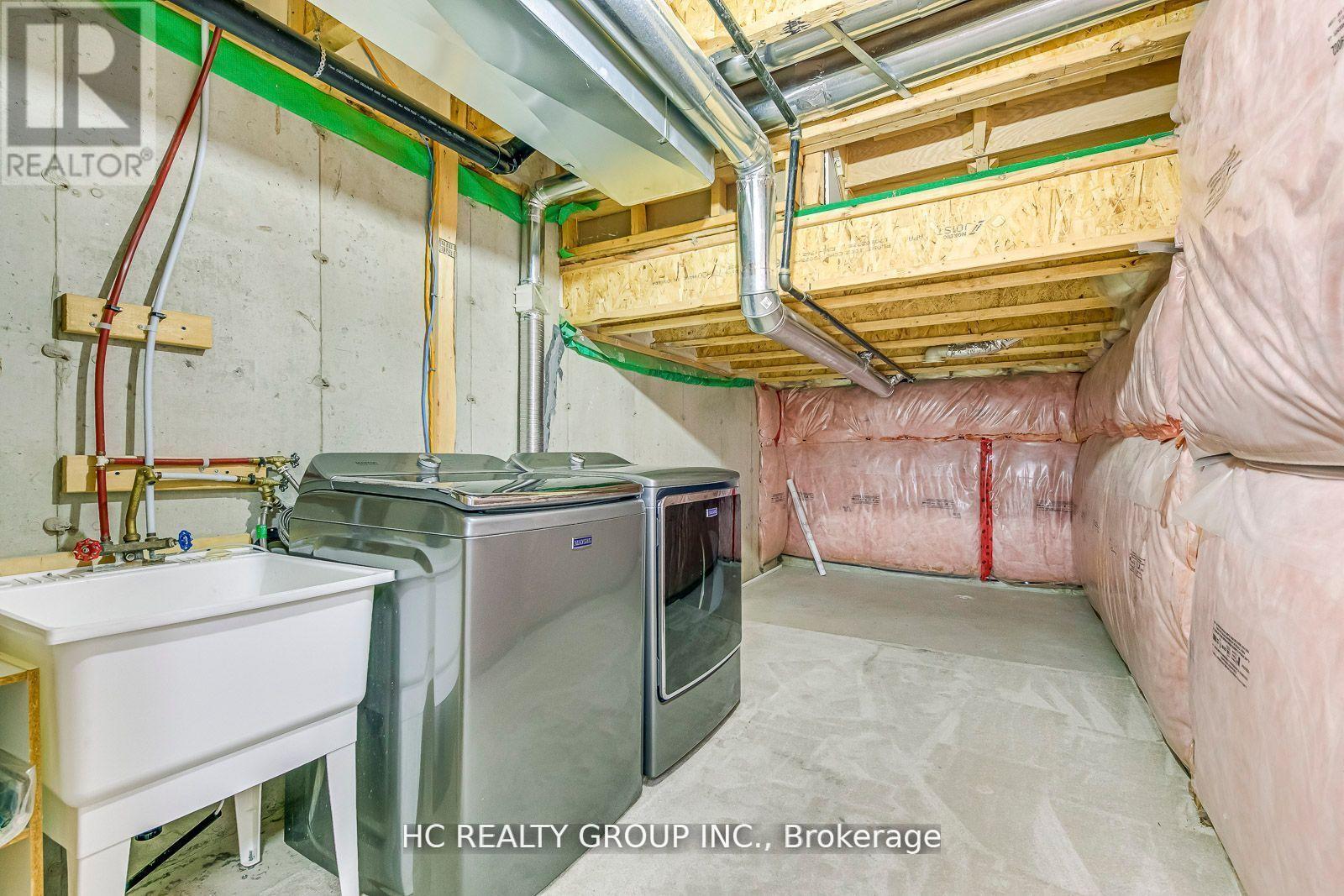 385 Athabasca Common, Oakville, Ontario  L6H 0R5 - Photo 33 - W12432888