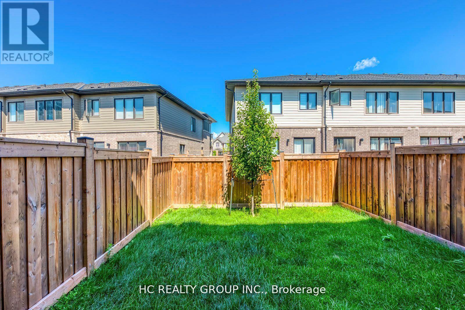 385 Athabasca Common, Oakville, Ontario  L6H 0R5 - Photo 36 - W12432888