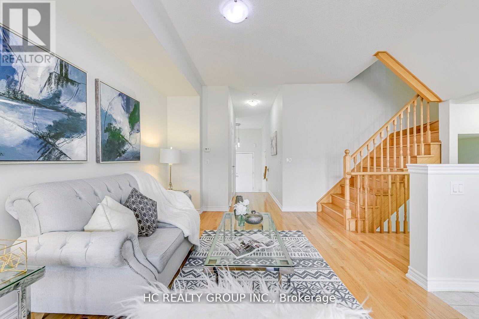 385 Athabasca Common, Oakville, Ontario  L6H 0R5 - Photo 4 - W12432888