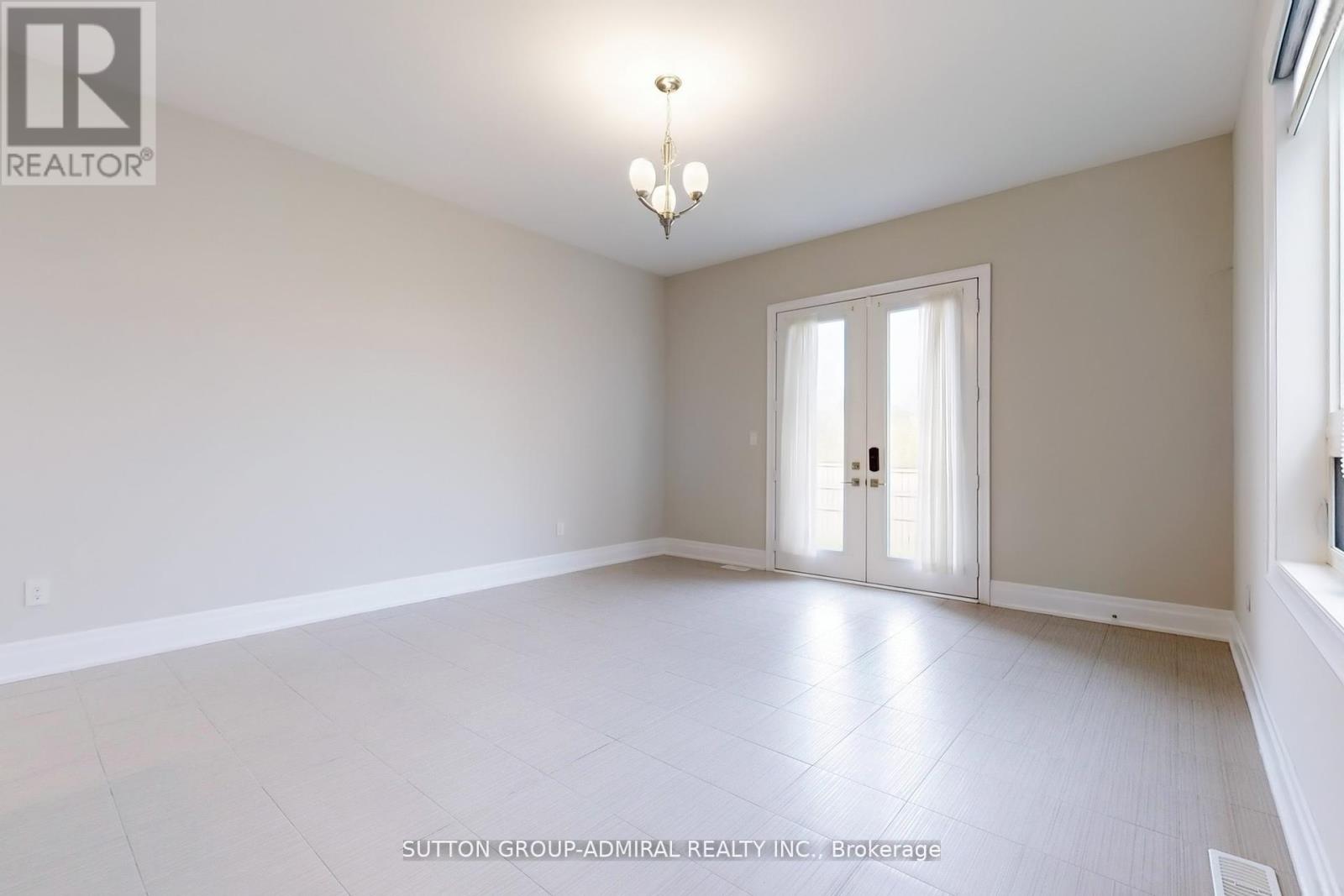 15 Settlers Field Road, Brampton, Ontario  L6X 5P2 - Photo 9 - W12432931