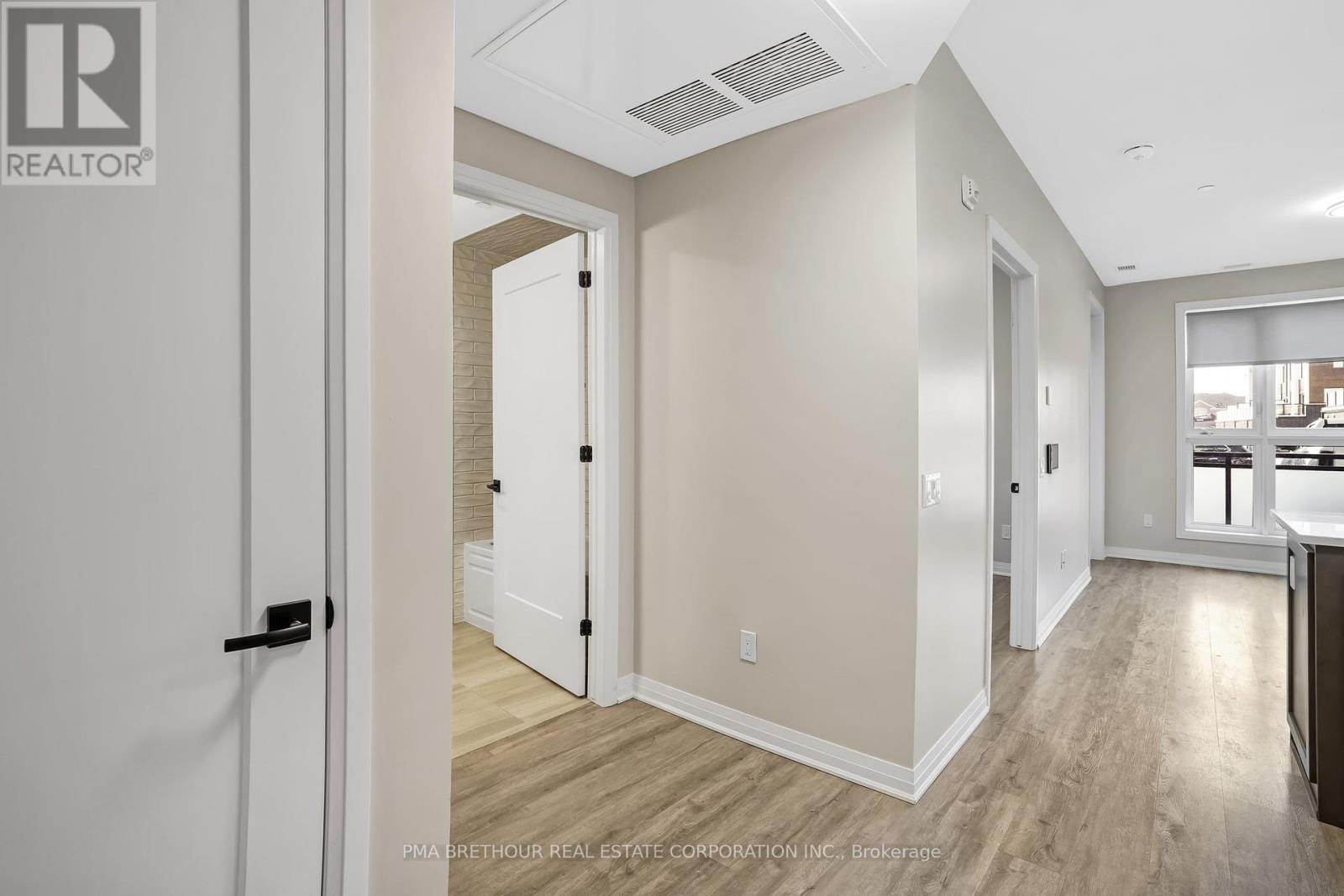 101 - 50 Kaitting Trail, Oakville, Ontario  L6M 5N3 - Photo 9 - W12432942