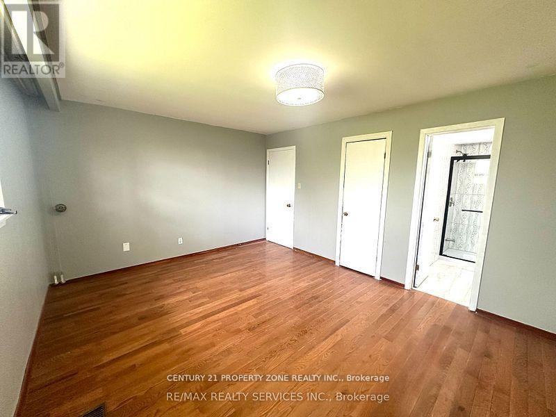 Upper - 7600 Middleshire Drive, Mississauga, Ontario  L4T 3S2 - Photo 5 - W12432944