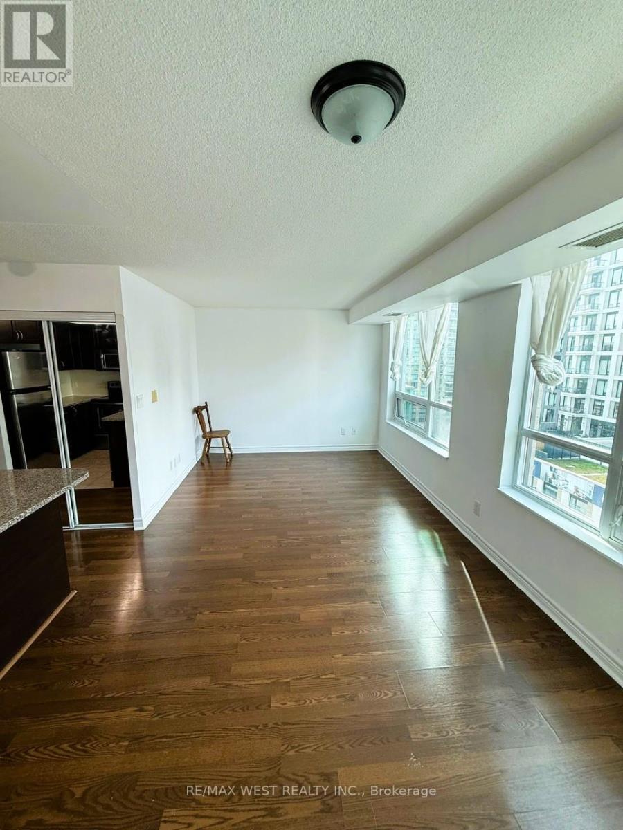 1006 - 208 Enfield Place, Mississauga, Ontario  L5B 0G8 - Photo 15 - W12432968