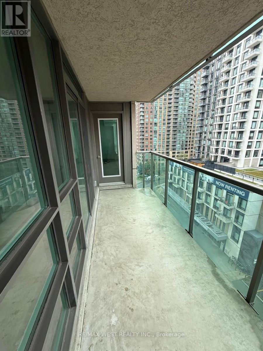 1006 - 208 Enfield Place, Mississauga, Ontario  L5B 0G8 - Photo 17 - W12432968