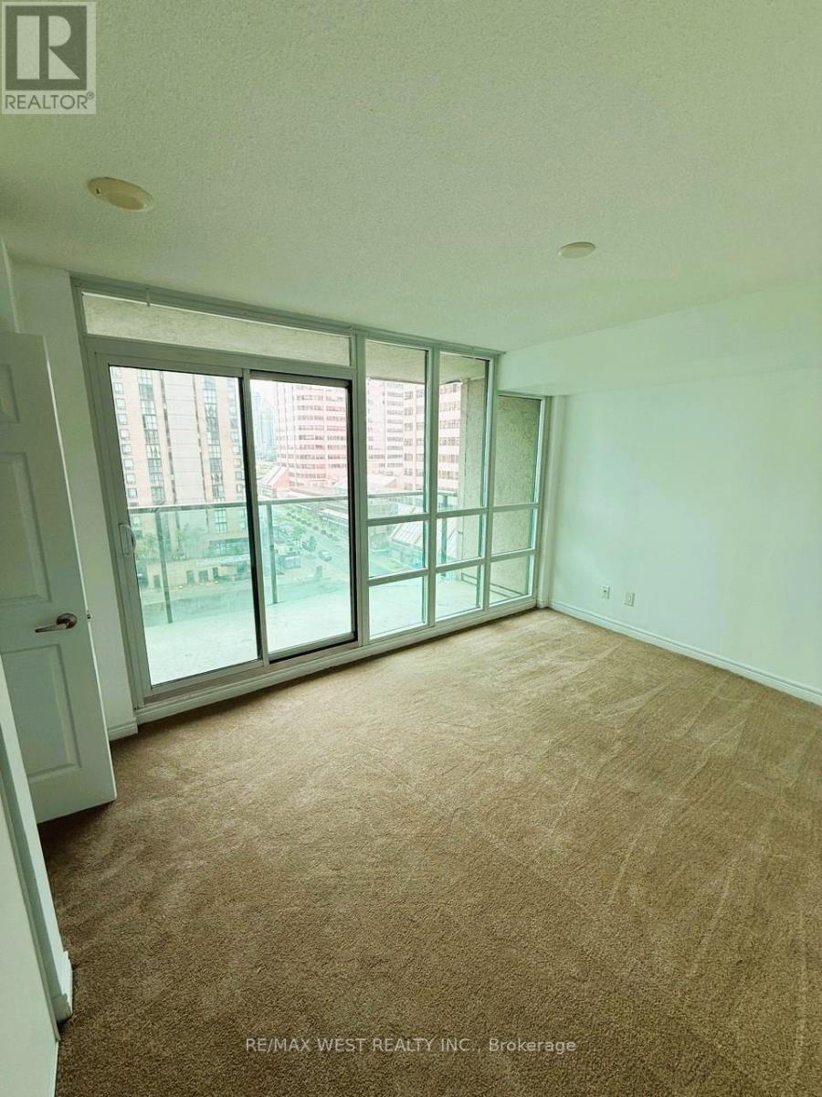 1006 - 208 Enfield Place, Mississauga, Ontario  L5B 0G8 - Photo 21 - W12432968