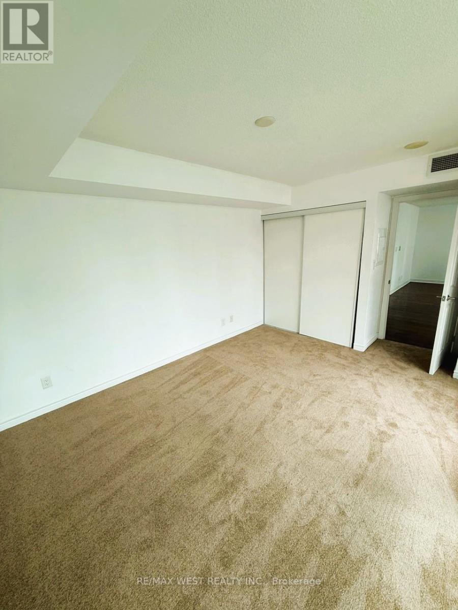 1006 - 208 Enfield Place, Mississauga, Ontario  L5B 0G8 - Photo 25 - W12432968