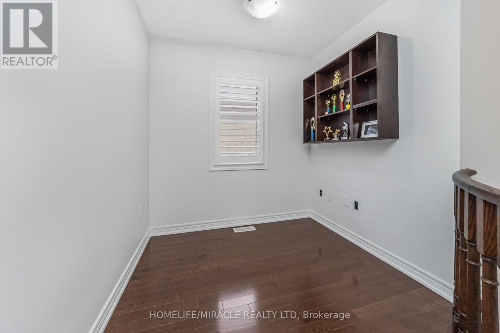 10 Kenora Street, Brampton, Ontario  L6X 5N8 - Photo 21 - W12432974