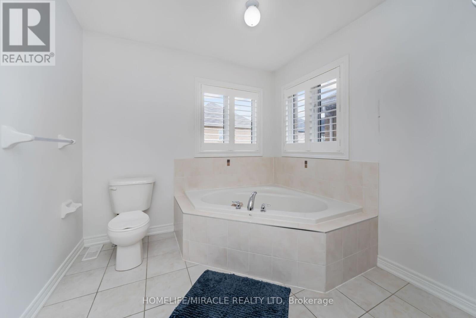 10 Kenora Street, Brampton, Ontario  L6X 5N8 - Photo 25 - W12432974