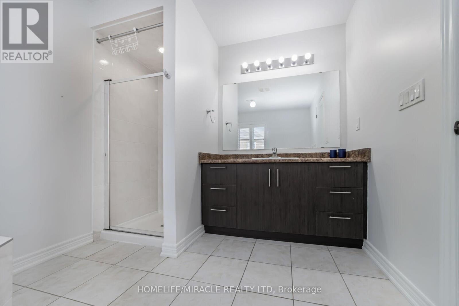 10 Kenora Street, Brampton, Ontario  L6X 5N8 - Photo 26 - W12432974
