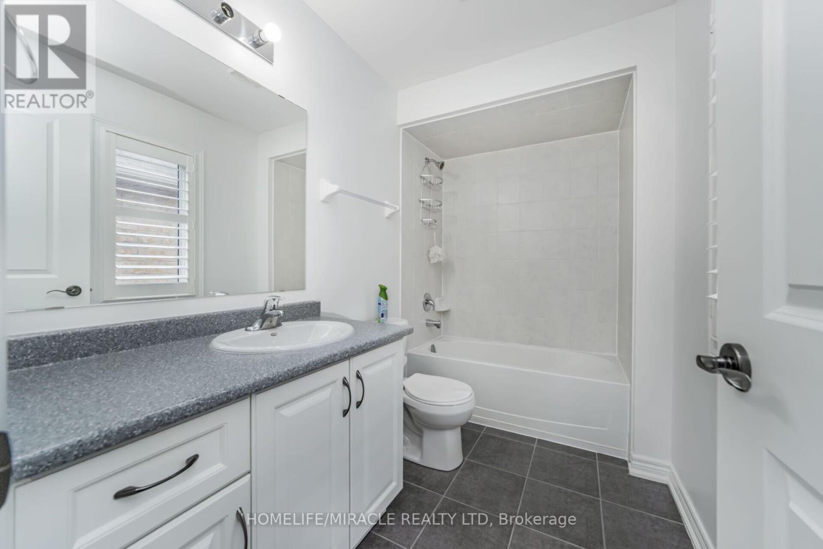 10 Kenora Street, Brampton, Ontario  L6X 5N8 - Photo 29 - W12432974