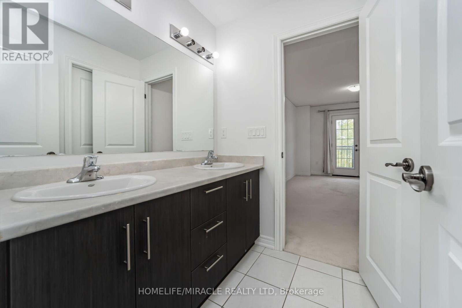 10 Kenora Street, Brampton, Ontario  L6X 5N8 - Photo 32 - W12432974