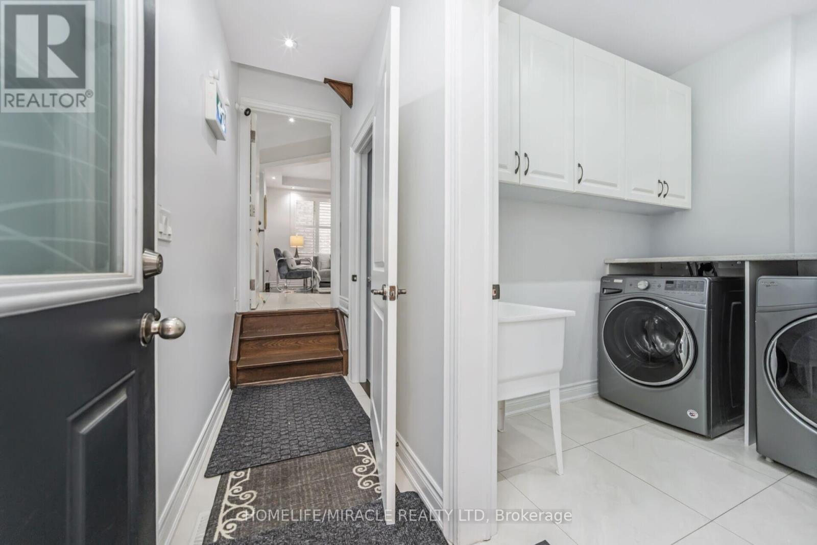 10 Kenora Street, Brampton, Ontario  L6X 5N8 - Photo 38 - W12432974