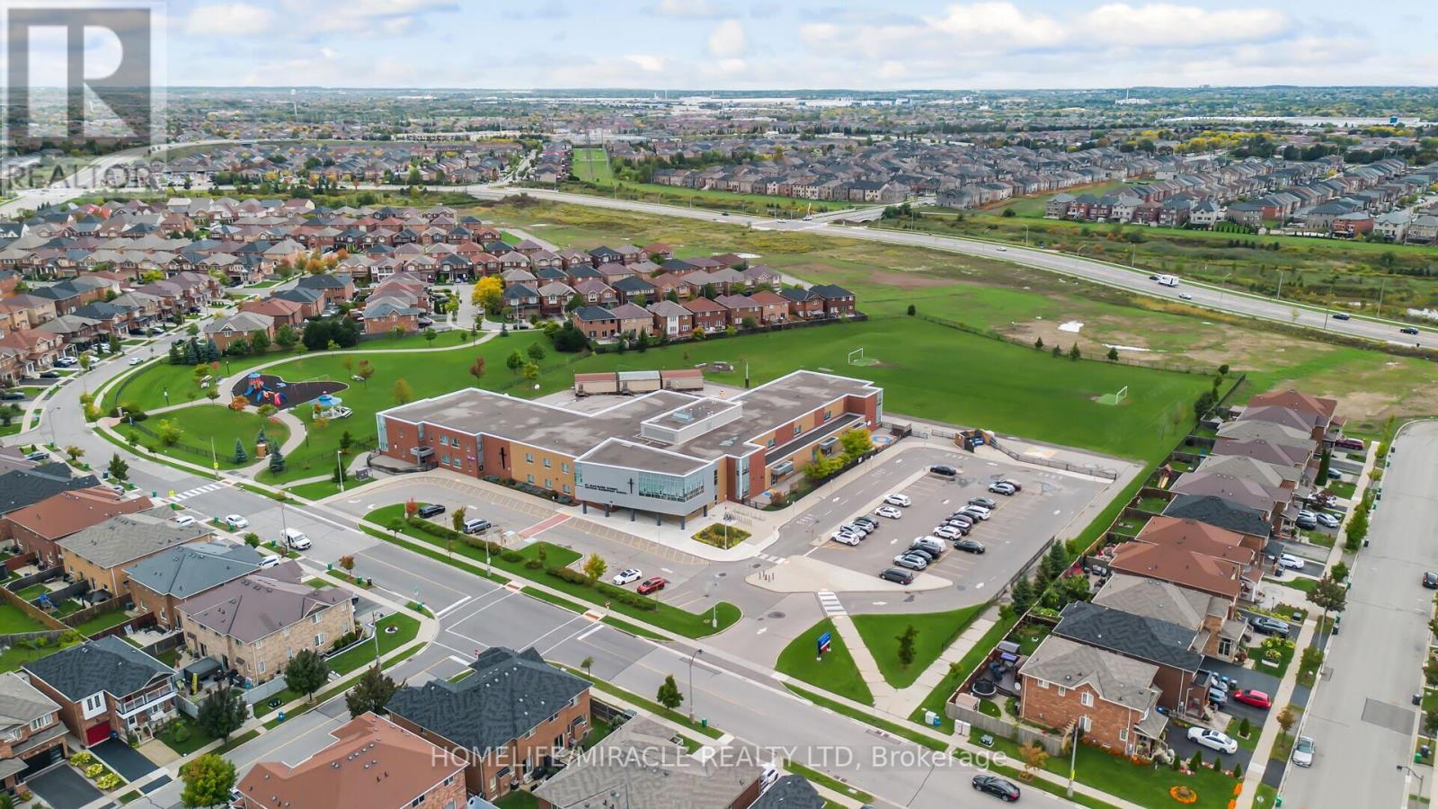 10 Kenora Street, Brampton, Ontario  L6X 5N8 - Photo 47 - W12432974
