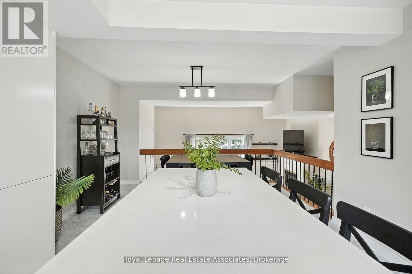 69 - 400 Bloor Street, Mississauga (Mississauga Valleys), Ontario  L5A 3M8 - Photo 10 - W12432983